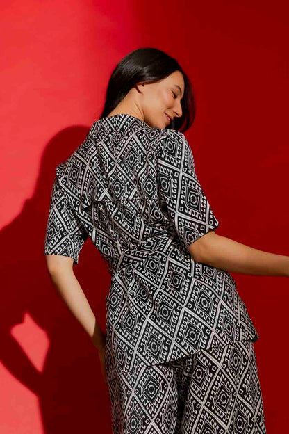 Black/White Silky Resort Trench